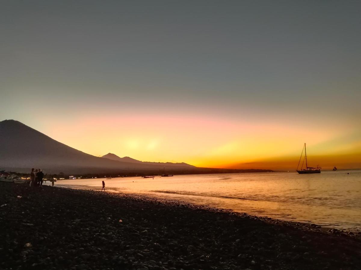 Beach Side Amed Delem Family Ambat Luaran gambar